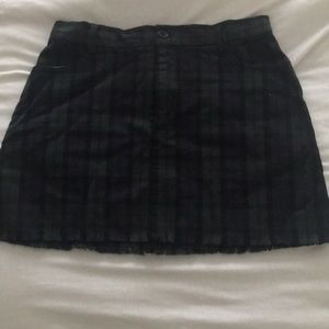 brandy melville green and black plaid skirt